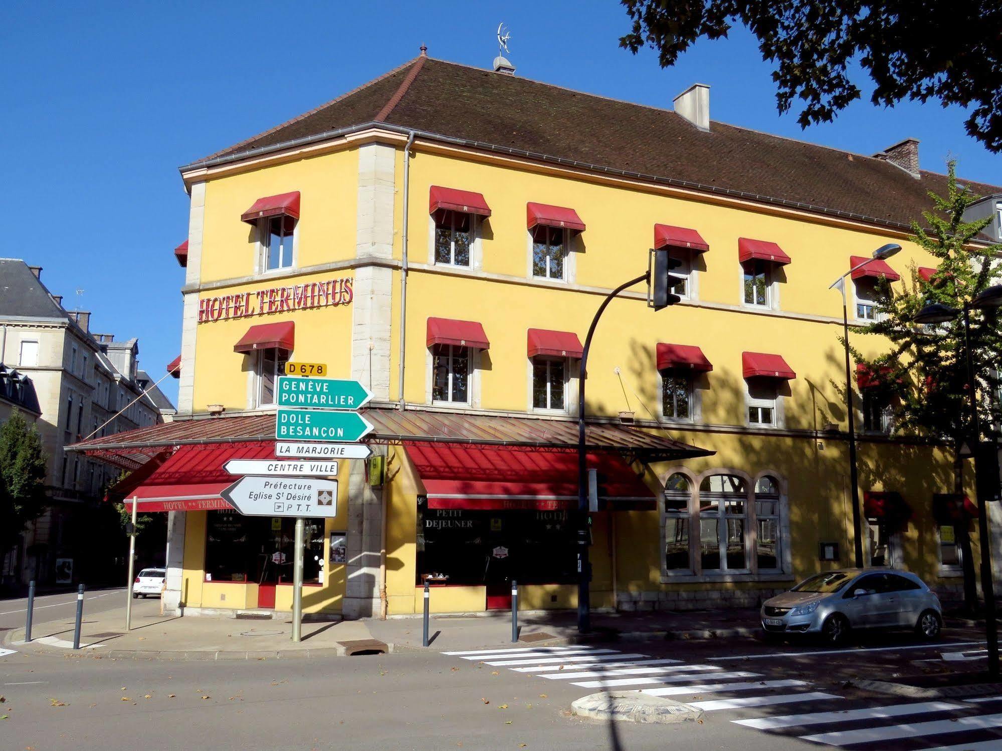 Hotel Terminus - Pizzeria Pizz'A Gogo - Salle De Sport - Face A La Gare Лон-льо-Соние Екстериор снимка