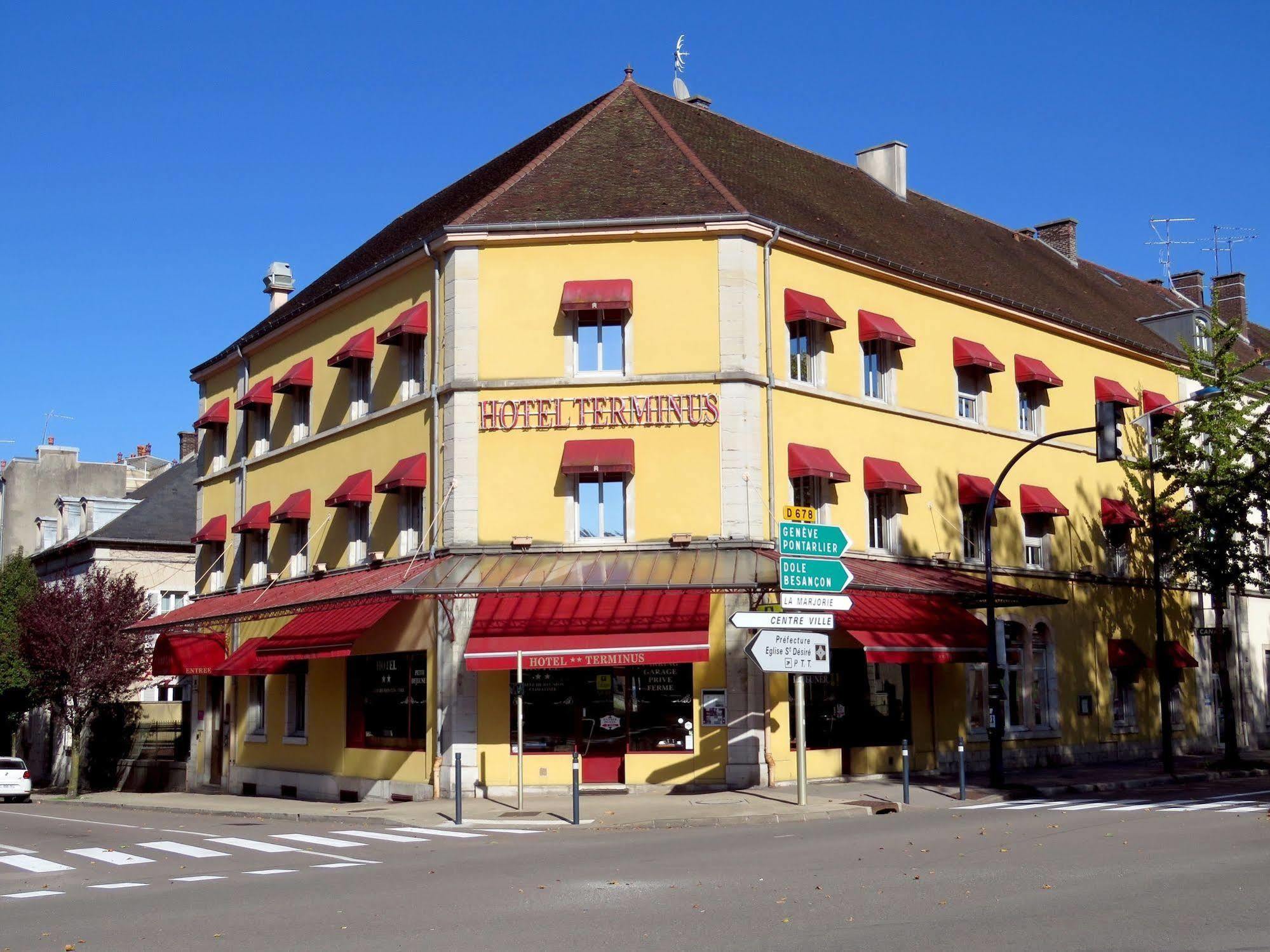 Hotel Terminus - Pizzeria Pizz'A Gogo - Salle De Sport - Face A La Gare Лон-льо-Соние Екстериор снимка